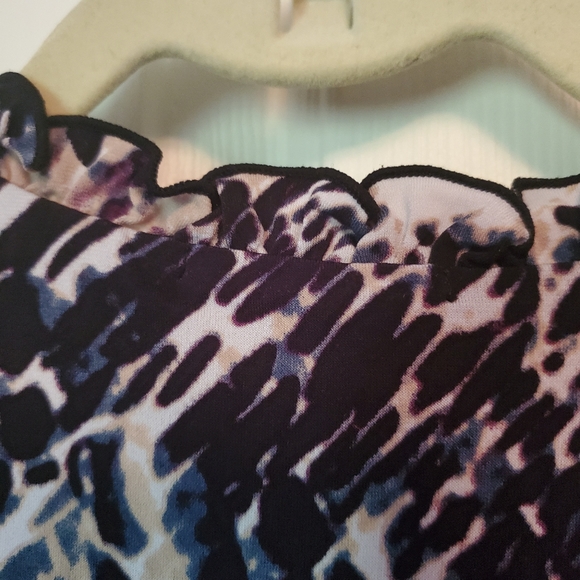 Fun leopard print top - Picture 5 of 6